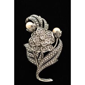 KJL Avon Vintage Flower Pin Brooch Silver Rhinestone Crystal Pearl Signed Bin5B
